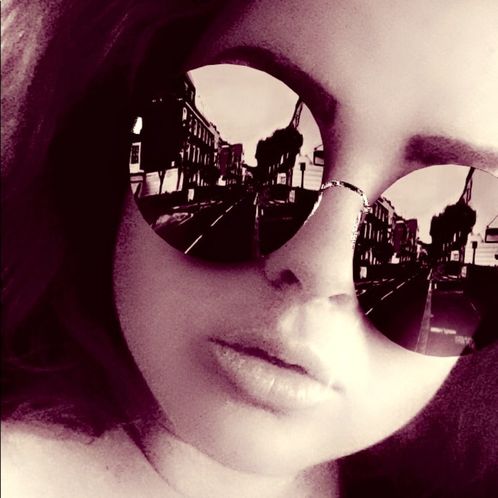 Meet your Posher, Desiree